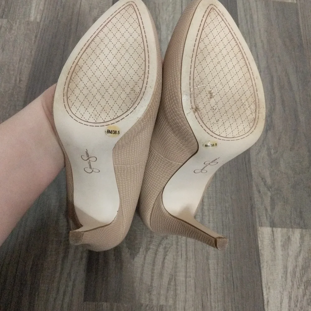 #283Jessica Simpson Women's Tobee Platform Pump Soft Tan Color. 4" Heel Size: 8M - Picture 7 of 12